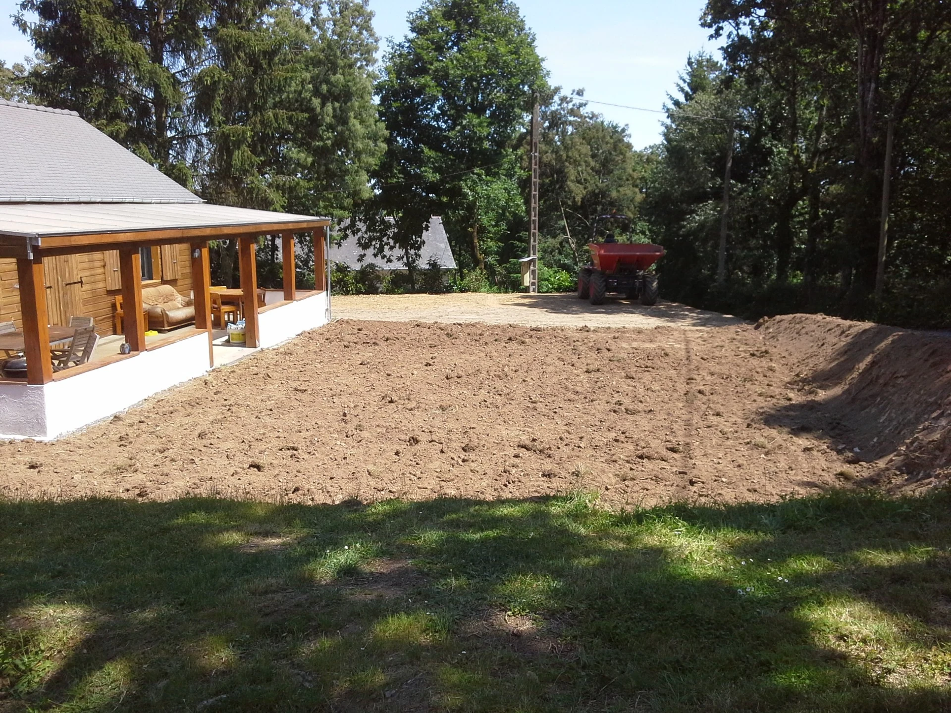 Mise-en-place-de-la-terre-vegetale.jpg